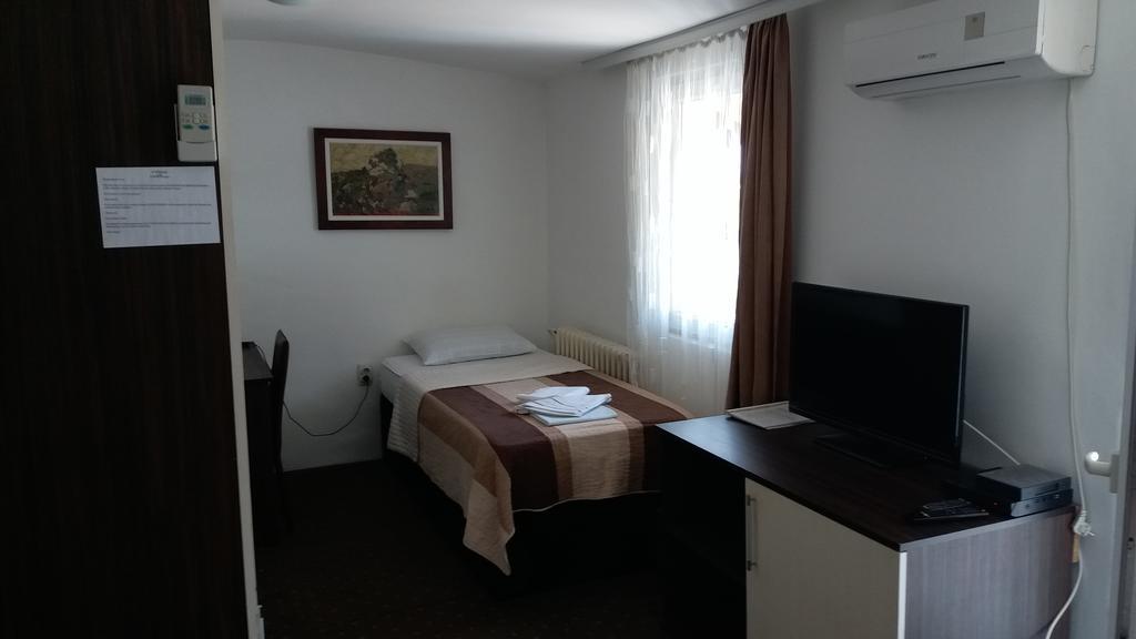Gros Hotel - Leskovac Leskovac  Exterior photo